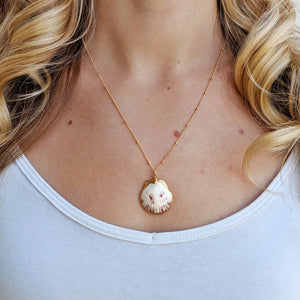 White Inspire Seashell Necklace 